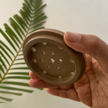 Load image into Gallery viewer, FACETED VASE |THE FORAGING GARDEN