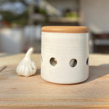 Load image into Gallery viewer, WHEATEN GARLIC KEEPER & GRATER