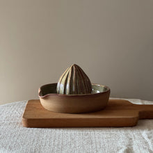 Load image into Gallery viewer, ORCHARD CITRUS JUICER
